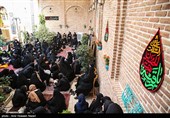 مراسم روضه اباعبدالله الحسین (ع)در خانه تاریخی نبوی قزوین