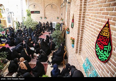 مراسم روضه اباعبدالله الحسین (ع)در خانه تاریخی نبوی قزوین