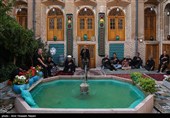 مراسم روضه اباعبدالله الحسین (ع)در خانه تاریخی نبوی قزوین