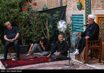 مراسم روضه اباعبدالله الحسین (ع)در خانه تاریخی نبوی قزوین
