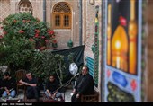 مراسم روضه اباعبدالله الحسین (ع)در خانه تاریخی نبوی قزوین