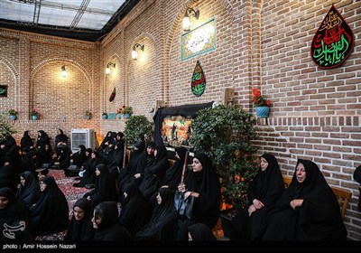 مراسم روضه اباعبدالله الحسین (ع)در خانه تاریخی نبوی قزوین