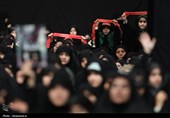 آخرین شب مراسم عزاداری  محرم  در حسینیه امام خمینی(ره)