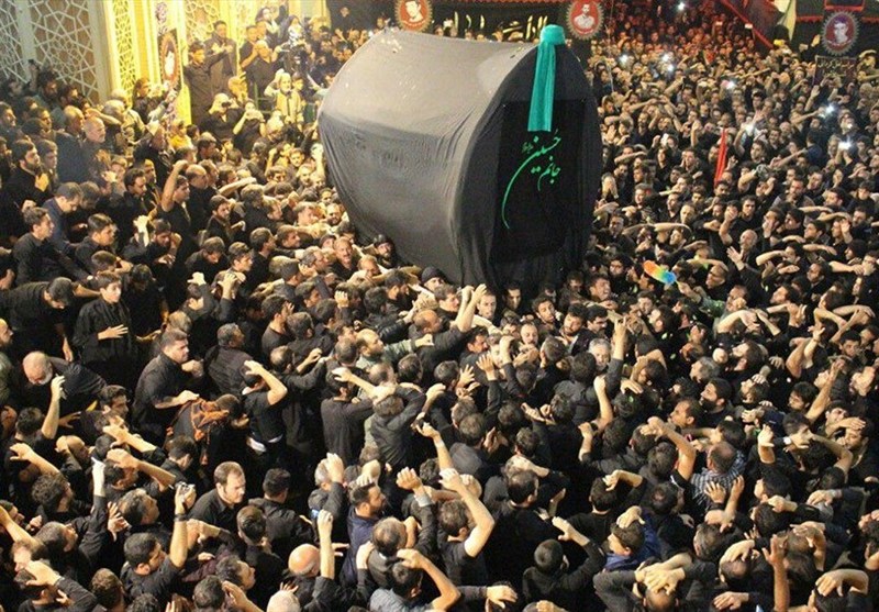 حریم | ماجرای یک نخل 700 ساله؛ اینجا مردم امام حسین (ع) را تشییع میکنند + فیلم
