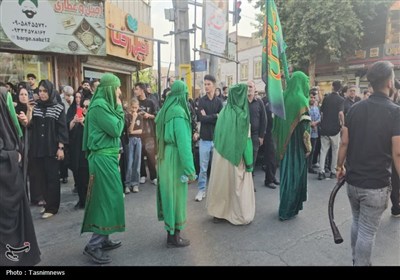 کاروان نمادین اسرای کربلا در خیابان‌های ورامین به حرکت درآمد