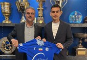 Esteghlal Completes Signing of Rustam Ashurmatov