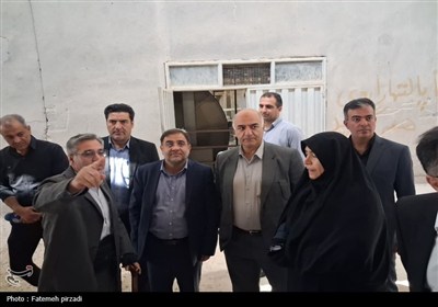 بررسی مشکلات کارخانه‌های کاشی جم و سامان در بروجرد