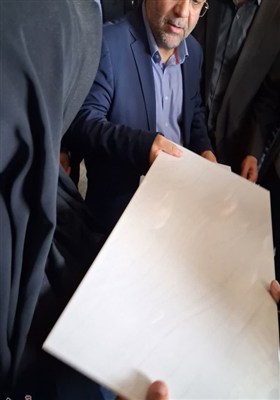 بررسی مشکلات کارخانه‌های کاشی جم و سامان در بروجرد
