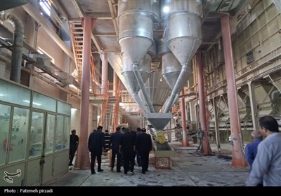 بررسی مشکلات کارخانه‌های کاشی جم و سامان در بروجرد