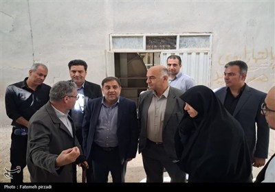 بررسی مشکلات کارخانه‌های کاشی جم و سامان در بروجرد