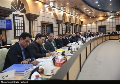 بررسی مشکلات فعالان اقتصادی بوشهر در شورای گفت وگوی دولت و ب ...
