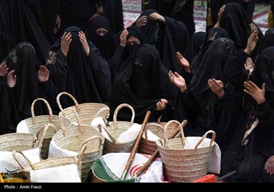 بانوان شیرازی به یاد زنان بنی اسد در تشییع نمادین شهدای کربلا شرکت کردند