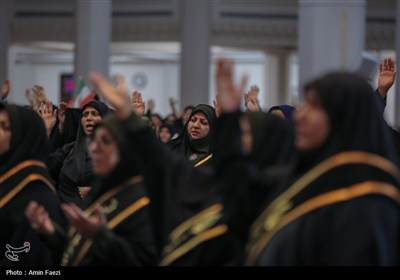 بانوان شیرازی به یاد زنان بنی اسد در تشییع نمادین شهدای کربلا شرکت کردند
