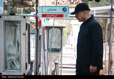 حضور سحرگاهی محمدباقر قالیباف بر مزار شهدای تهاجم رژیم صهیونیستی