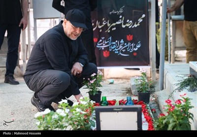 حضور سحرگاهی محمدباقر قالیباف بر مزار شهدای تهاجم رژیم صهیونیستی
