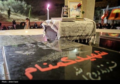 سوگواره عاشورایی در جوار شهدای گمنام دانشگاه شیراز