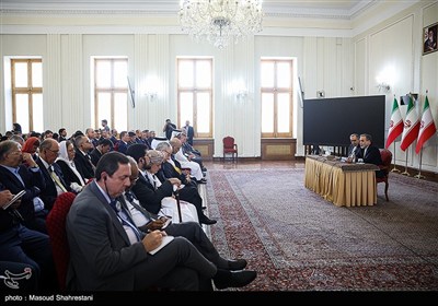 نشست وزیر امورخارجه با سفرای کشور های خارجی
