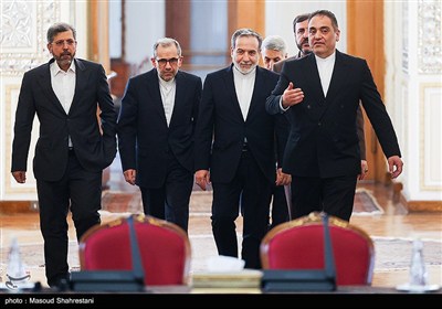 نشست وزیر امورخارجه با سفرای کشور های خارجی
