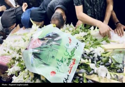 تشییع پیکر شهید عباس بیرقی فرد در بندرعباس