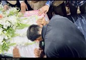 تشییع شهید محمد خشاپور در روستای محمدآباد آران و بیدگل+فیلم