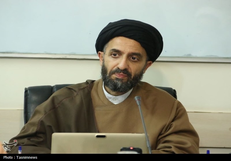 عبور سیدالشهداء(ع) از مکهٔ عبادت فردی به سمت کوفهٔ سیاست و عبادت اجتماعی