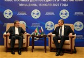 عراقجی یلتقی عددا من نظرائه على هامش قمة وزراء خارجیة منظمة شانغهای فی الصین