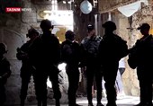 إضافة الى الاغتیالات.. سیاسة الاحتلال فی الخلیل: اعتقال الشباب والرجال وتدمیر الممتلکات
