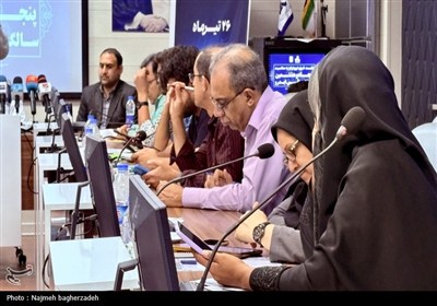نشست خبری ایزوایکو