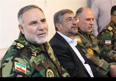 دیدار فرمانده نیروی زمینی ارتش با خانواده شهدای لرستان