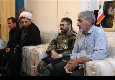 دیدار فرمانده نیروی زمینی ارتش با خانواده شهدای لرستان