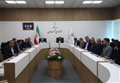 دیدار نماینده ویژه رئیسجمهور با فعالان همدانی/ تأکید بر خط قرمز "منافع ایران