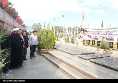 تجدید بیعت دفتر نظارت شورای نگهبان کاشان با شهدا