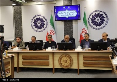دیدار وزیر کار با تولیدکنندگان زنجان