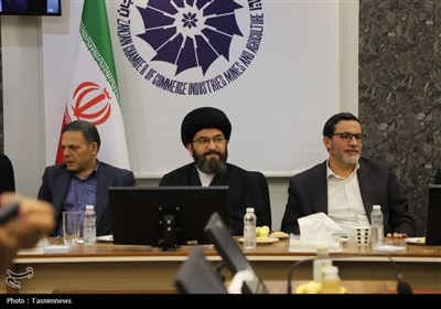 دیدار وزیر کار با تولیدکنندگان زنجان