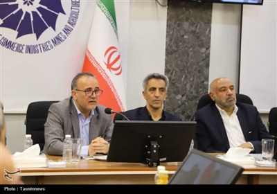 دیدار وزیر کار با تولیدکنندگان زنجان