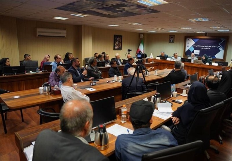 مهاجرانی: صنایع با فعالیت خود نشان دادند زندگی وسط جنگ جریان دارد