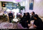 حضور رئیس مجلس در منزل شهیدان طهرانچی، شادمانی و حاجی‌زاده