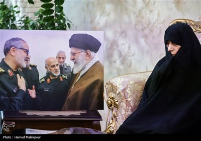 حضور رئیس مجلس در منزل شهیدان طهرانچی، شادمانی و حاجی‌زاده