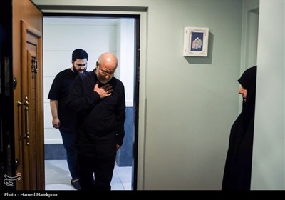 حضور رئیس مجلس در منزل شهیدان طهرانچی، شادمانی و حاجی‌زاده
