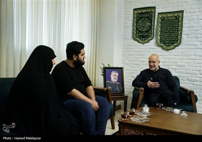 حضور رئیس مجلس در منزل شهیدان طهرانچی، شادمانی و حاجی‌زاده