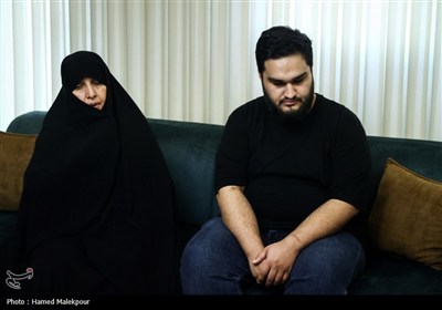 حضور رئیس مجلس در منزل شهیدان طهرانچی، شادمانی و حاجی‌زاده