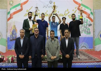 نخستین جشنواره ورزش زورخانه ای خردسالان کشور در همدان برگزار شد