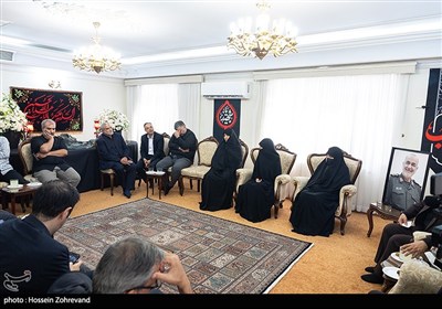 دیدار جمعی از مدیران رسانه‌های کشور با خانواده شهید سلامی