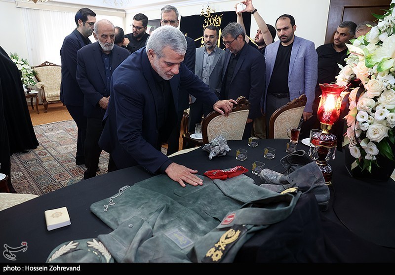 دیدار جمعی از مدیران رسانههای کشور با خانواده شهید سلامی 4