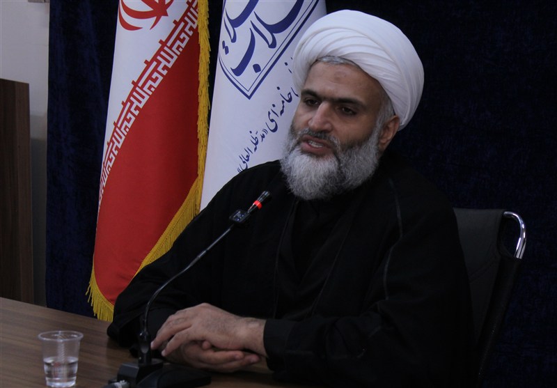 فرصت طلبگی را در خدمت به دین و جامعه بدانیم