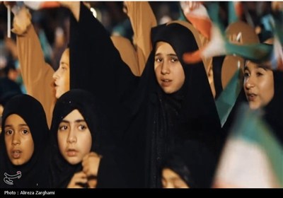 همخوانی سرود ملی &#171;ای ایران&#187; توسط نوجوانان قزوینی