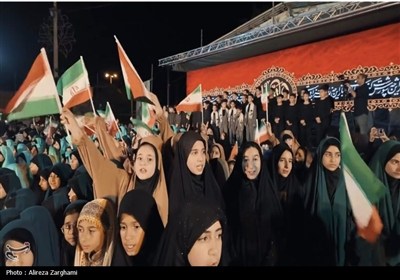 همخوانی سرود ملی &#171;ای ایران&#187; توسط نوجوانان قزوینی