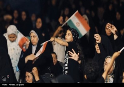 همخوانی سرود ملی &#171;ای ایران&#187; توسط نوجوانان قزوینی
