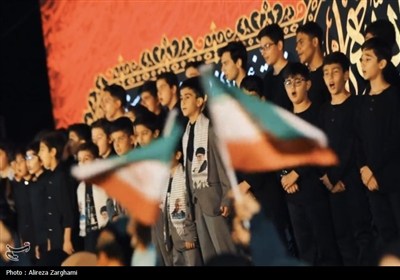 همخوانی سرود ملی &#171;ای ایران&#187; توسط نوجوانان قزوینی