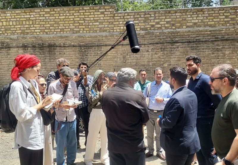 بازدید 15خبرنگار مستقل خارجی از آثار جنایت اسرائیل در زندان اوین